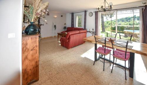 Three-Bedroom Vacation Home 