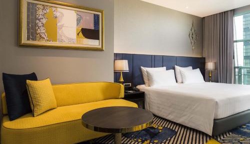 Grand Deluxe Club King City View