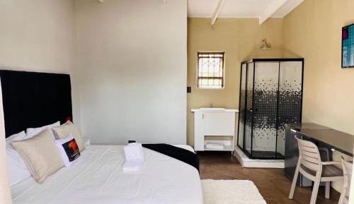 Queen Room with Balcony