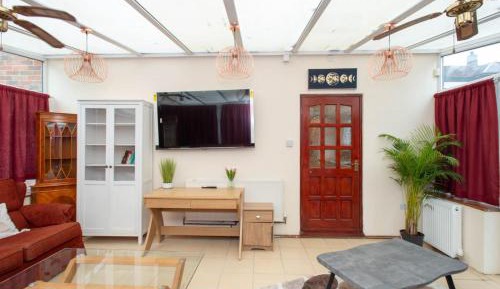 Single Room with Private External Bathroom
