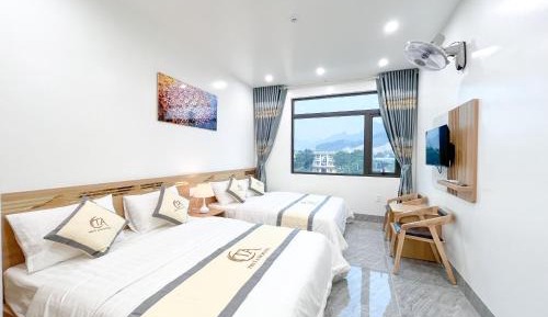 Deluxe Double or Twin Room with City View