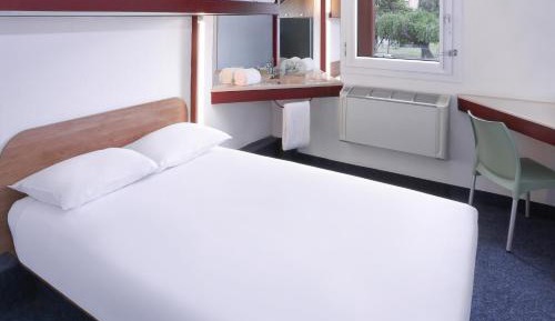 Standard Triple Room - Non Smoking