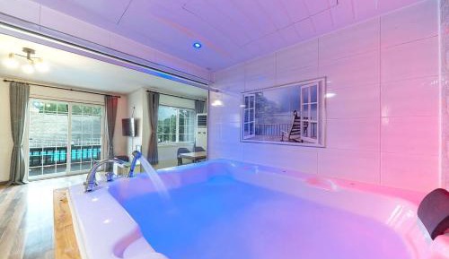 Double Room 2