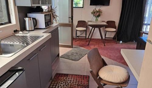 Studio Apartment with Queen Bed