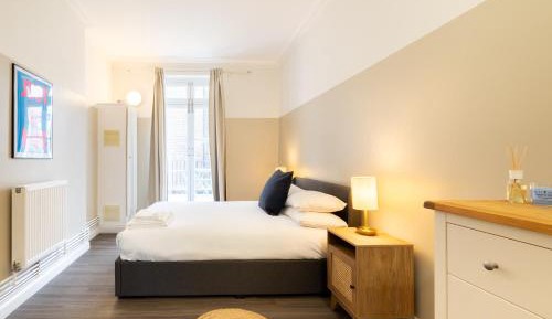 Superior One-Bedroom Apartment with Balcony