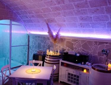 Studio with Spa Bath