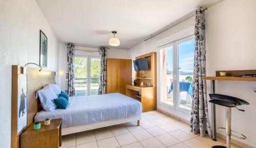 Studio Double Room with Balcony