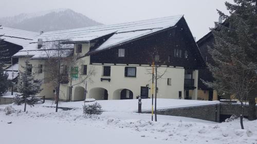 One-Bedroom House