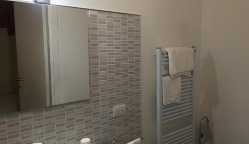 Deluxe Twin Room with Private Bathroom