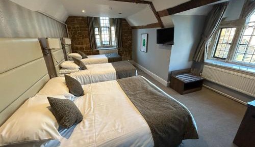 Deluxe Quadruple Room
