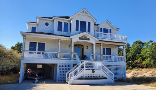 Six-Bedroom Holiday Home