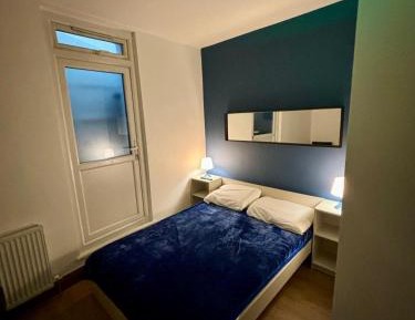 Studio Apartment with One Double Bed