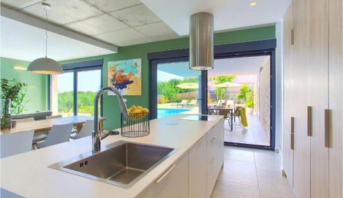 Three-Bedroom Vacation Home 