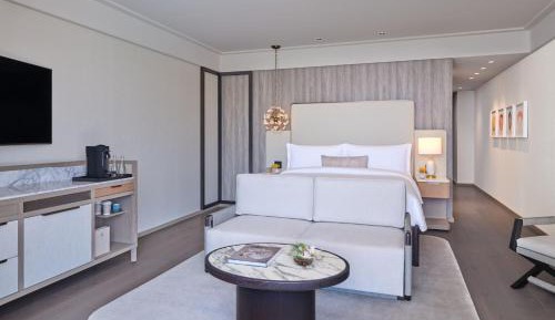 Grand Deluxe King Room with Ocean View