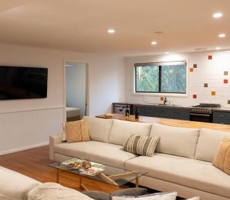 The Bushland Four-Bedroom Cottage 