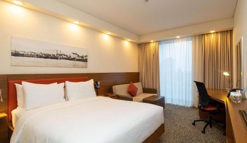 Queen Room with Sofa & Fridge - Non Smoking