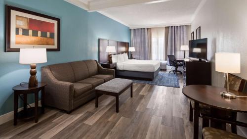 King Suite with Sofa Bed