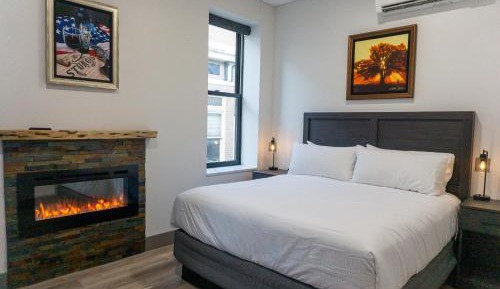 Deluxe King Room