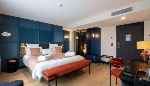Privilege Room