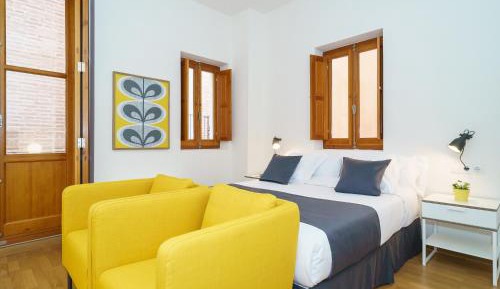Studio with Balcony (2 Adults)