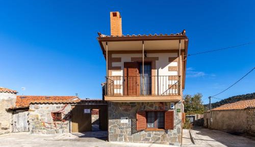 Superior One-Bedroom Apartment with Balcony
