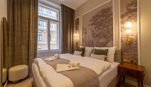 Four-Bedroom Deluxe Apartment