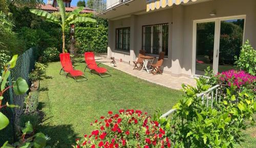 Apartment with Garden View