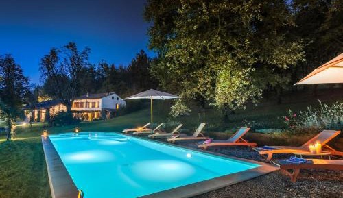 Six-Bedroom Villa 