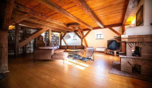 Family Two-Bedroom Apartment with View