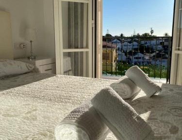 Two-Bedroom Deluxe Apartment with Balcony