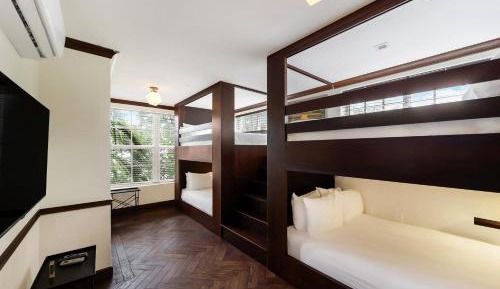 Deluxe Family Suite