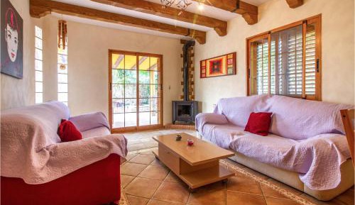 Three-Bedroom Holiday Home 