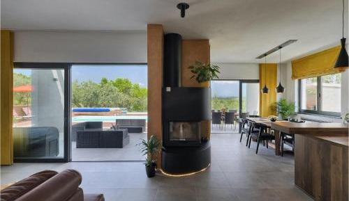 Four-Bedroom Holiday Home