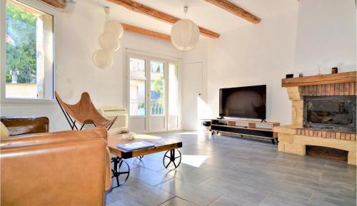 Three-Bedroom Holiday Home 