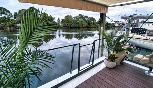 Bungalow - Water Front 