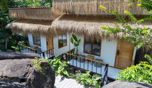 Bungalow with Garden View