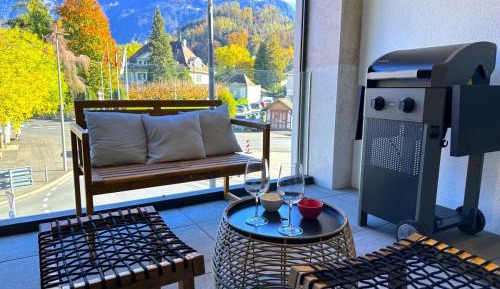 Apartment with Mountain View