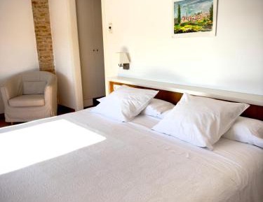 Double or Twin Room with Bathroom