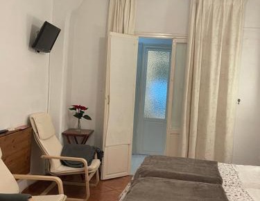 Quadruple Room with Private Bathroom
