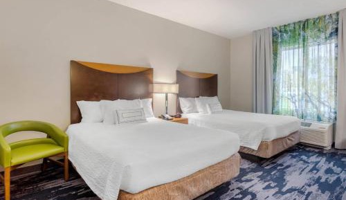 Queen Room with Two Queen Beds and Adapted Tub - Mobility and Hearing Accessible