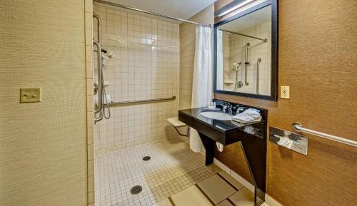 King Room with Roll-in Shower - Mobility and Hearing Accessible