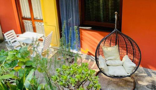 One-Bedroom Apartment with Garden