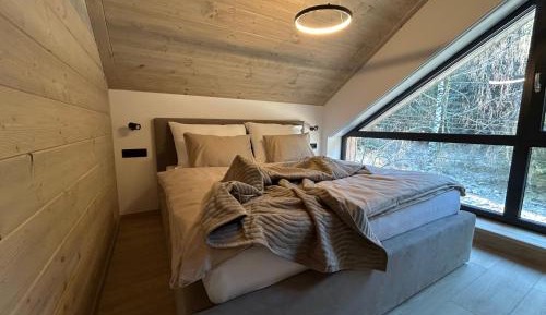 Three-Bedroom Apartment with Mountain View