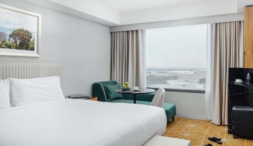 Staycation Package - Executive Studio with Free Parking For Seven Nights