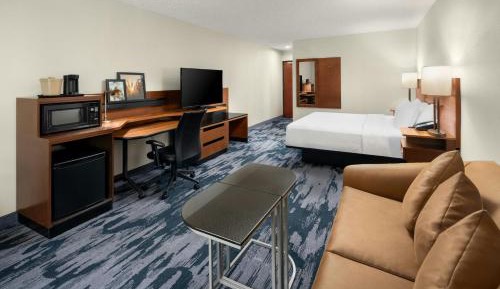 Larger Guest room, 1 King, Sofa bed