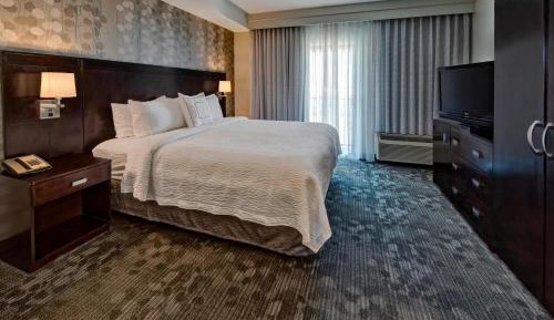 Larger Guest room, 1 King, Sofa bed