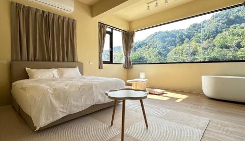 Deluxe Double Room with Bath