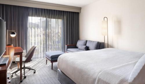 King Room with Sofa Bed