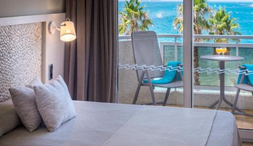 Double Privilege with Sea View Lateral