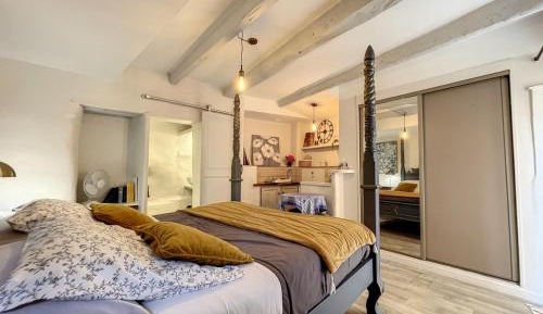 Queen Room with Spa Bath